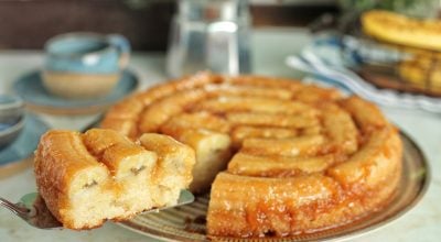 Bolo de banana caramelizada simples