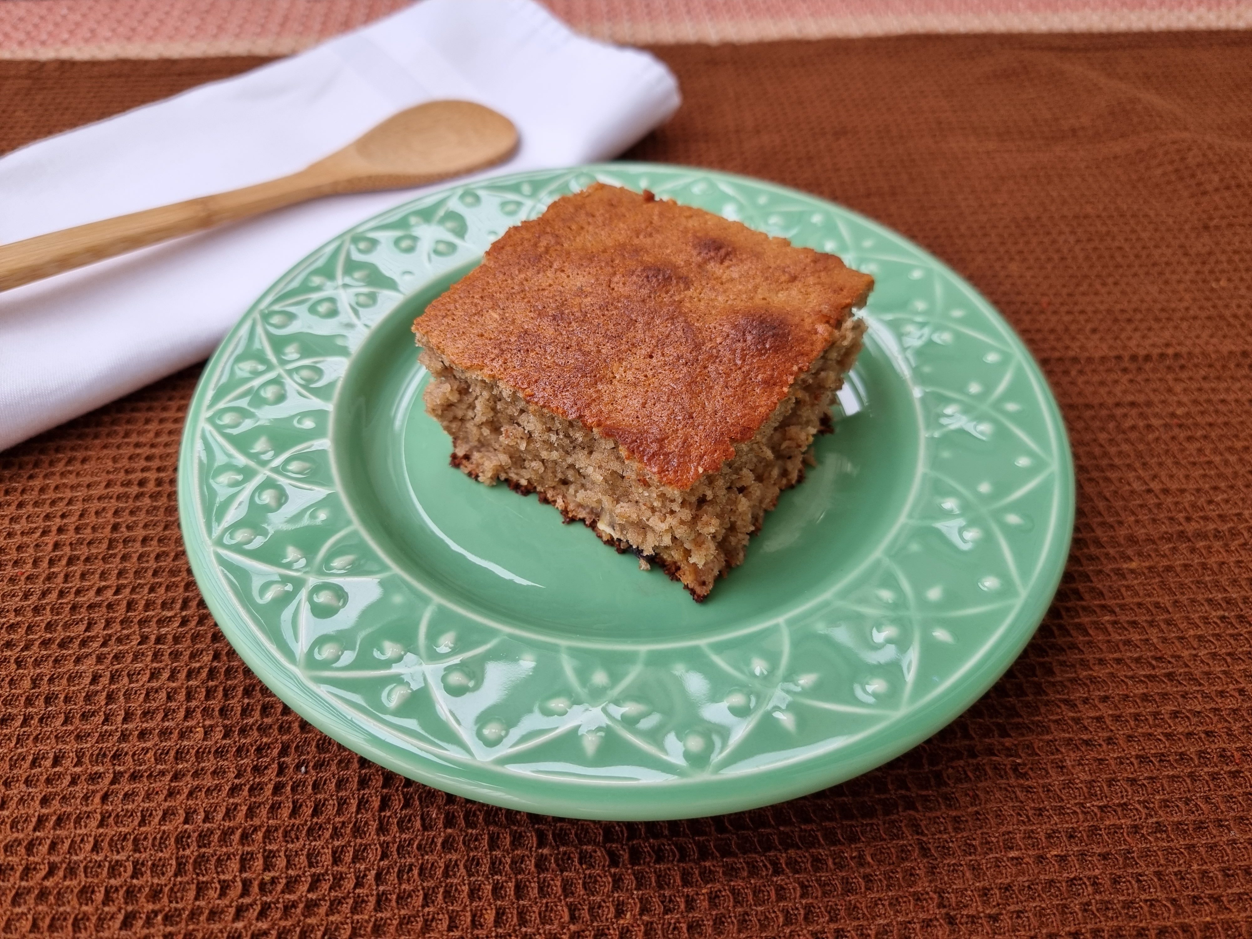 Tenha um café da manhã delicioso com este bolo de banana com aveia