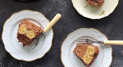 Bolo de banana com café