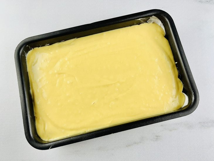 Massa despejada na forma.