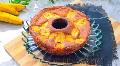 Bolo de banana com canela e aveia