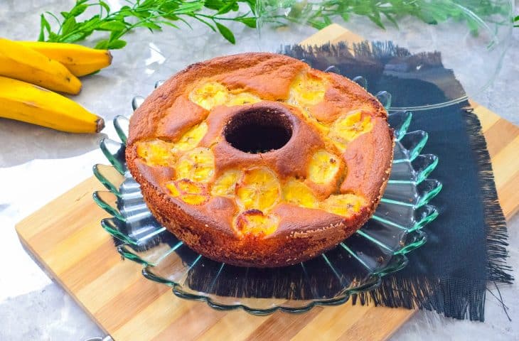 Bolo de banana com canela e aveia