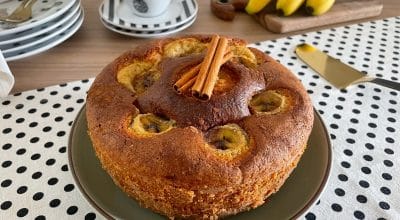 Bolo de banana com canela no liquidificador