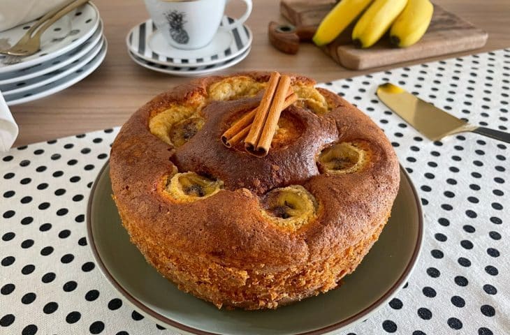 Bolo de banana com canela no liquidificador