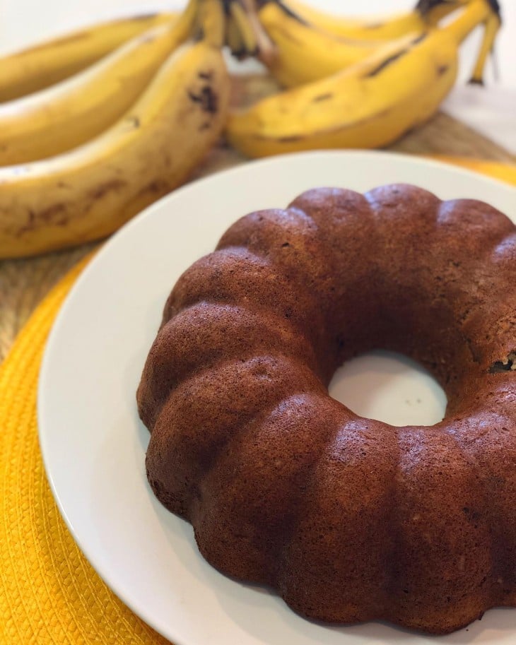 Bolo de banana com maçã