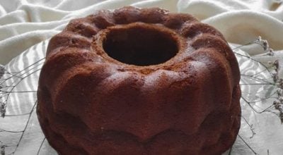 Bolo de banana com nozes