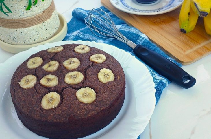 Bolo de banana e cacau sem leite