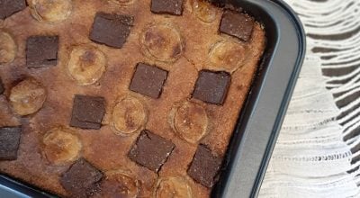 Bolo de banana e chocolate com farinha de rosca