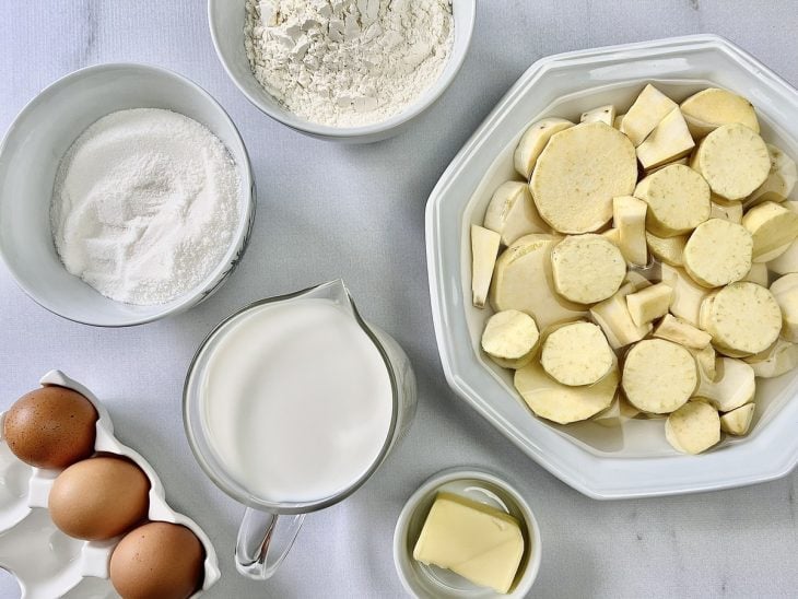 Ingredientes reunidos para preparar a receita.