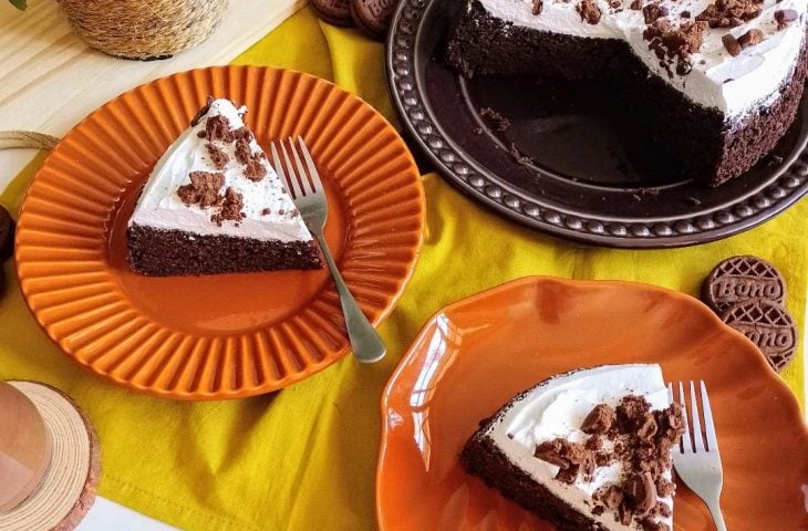Bolo de biscoito recheado