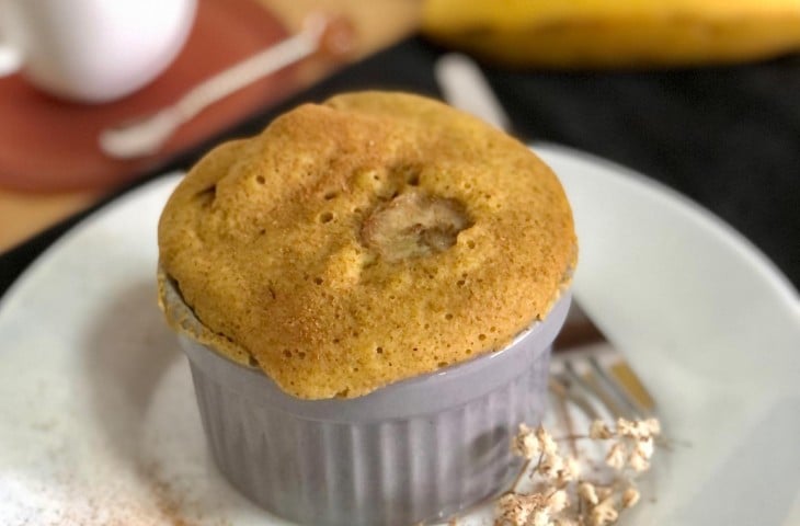 Bolo de caneca de banana