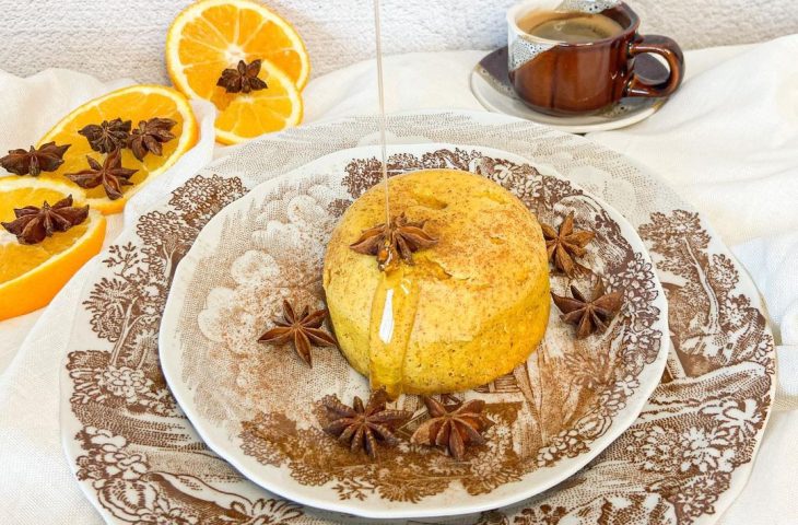 Bolo de caneca de laranja