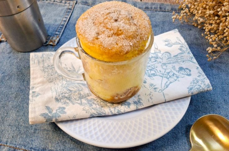 Bolo de caneca de micro-ondas