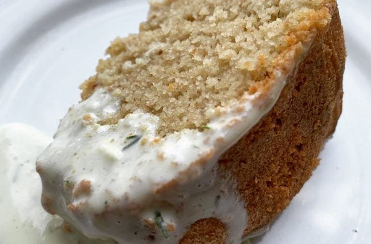 Bolo de capim-limão