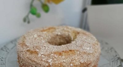 Bolo de castanha-do-Pará com iogurte