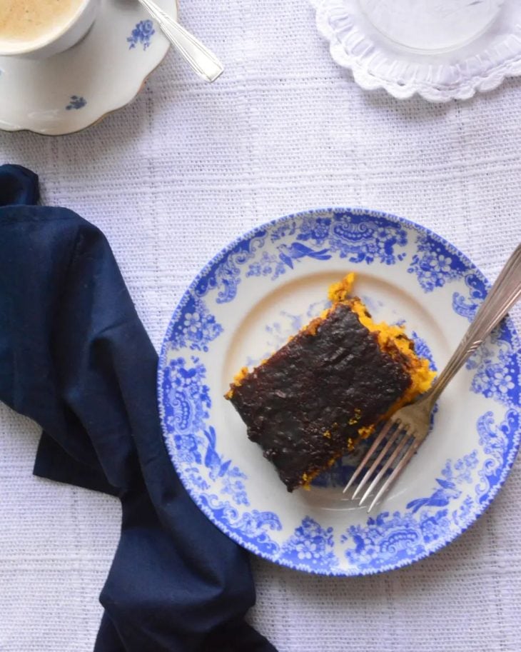 Bolo de cenoura com canela