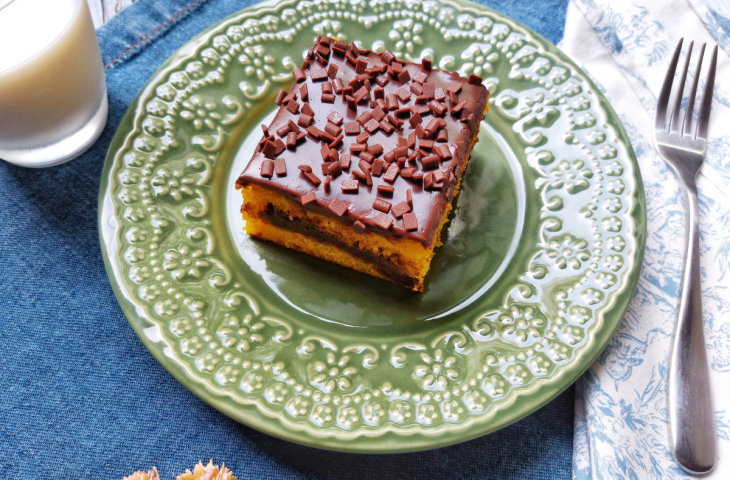 Bolo de cenoura com chocolate fácil