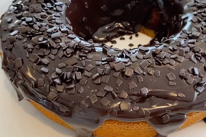 Bolo de cenoura com cobertura de brigadeiro