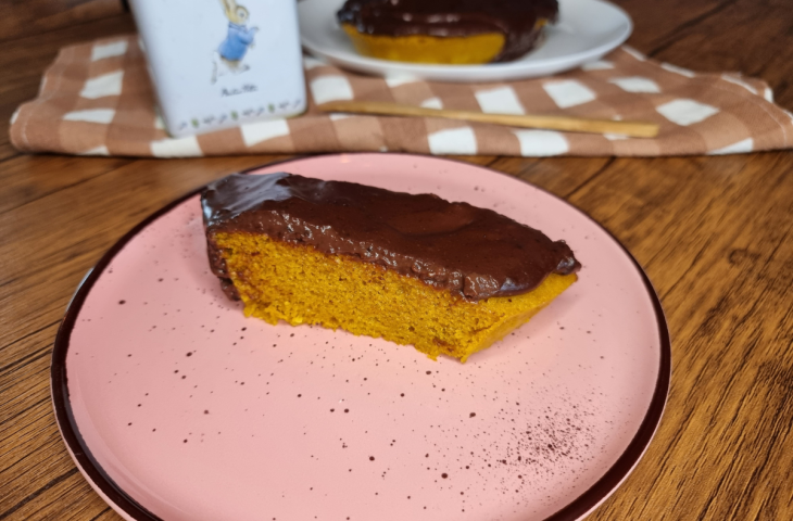 Bolo de cenoura de micro-ondas