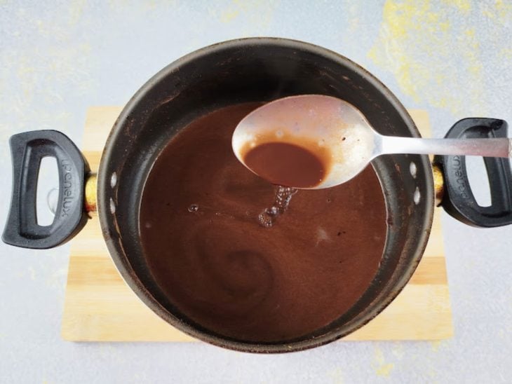 preoari da calda de chocolate para bolo