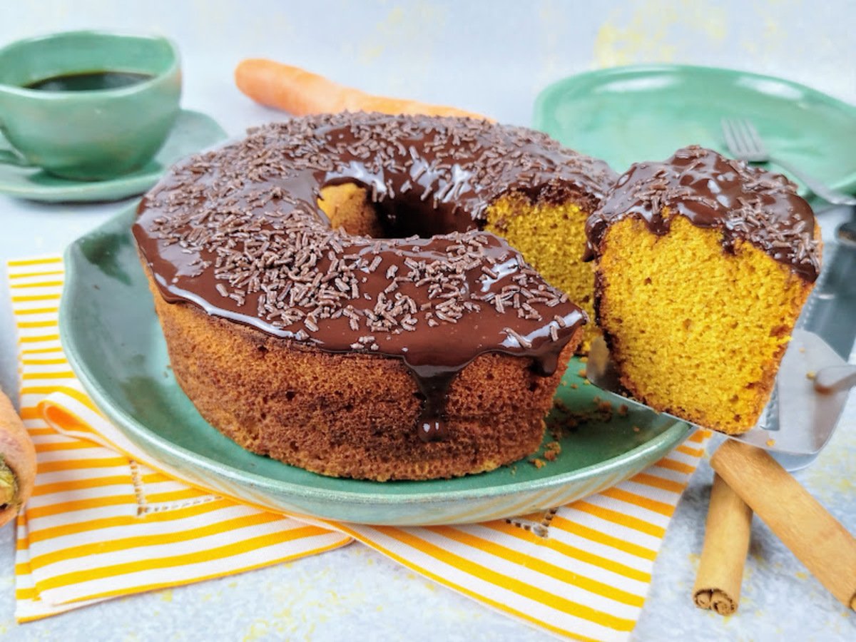 Bolo de cenoura fit com cobertura