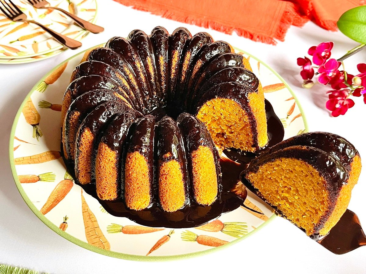 Bolo de cenoura fofinho fácil