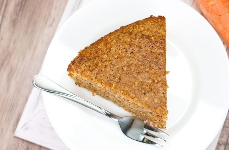 Bolo de cenoura na panela de arroz