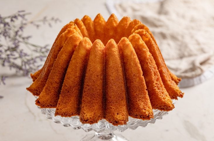 Bolo de cenoura simples e fofinho