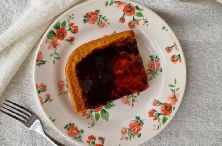 Bolo de cenoura vegano sem glúten
