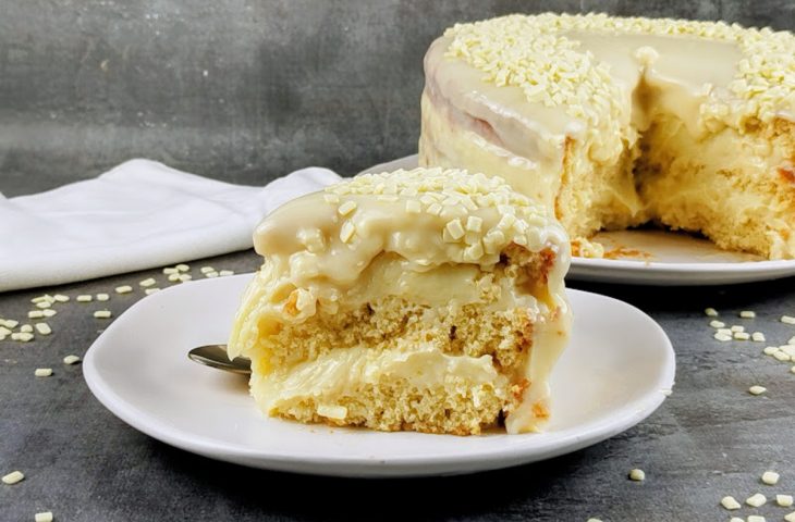 Bolo de chocolate branco