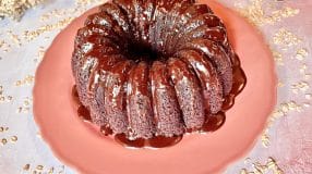 Bolo de chocolate com aveia