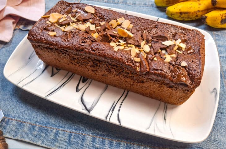 Bolo de chocolate com banana sem açúcar