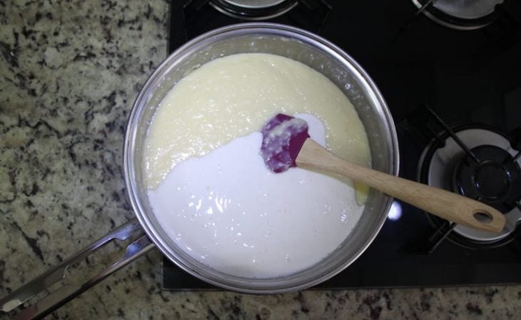 Bolo de chocolate com beijinho - Passo a Passo