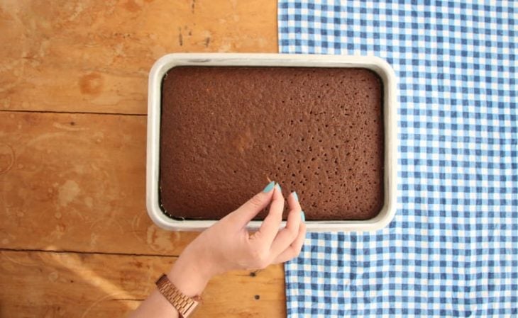 Bolo de chocolate com beijinho - Passo a Passo