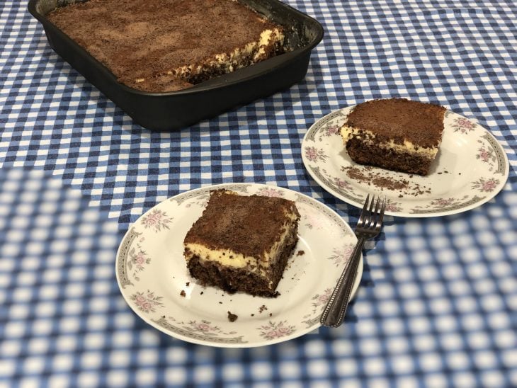 Bolo de chocolate com cobertura de maracujá - Passo a Passo