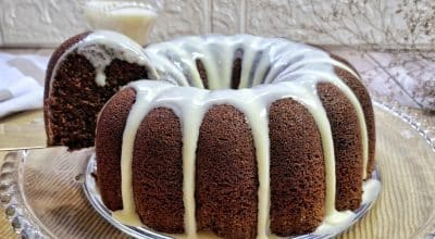 Bolo de chocolate com cobertura de Ninho
