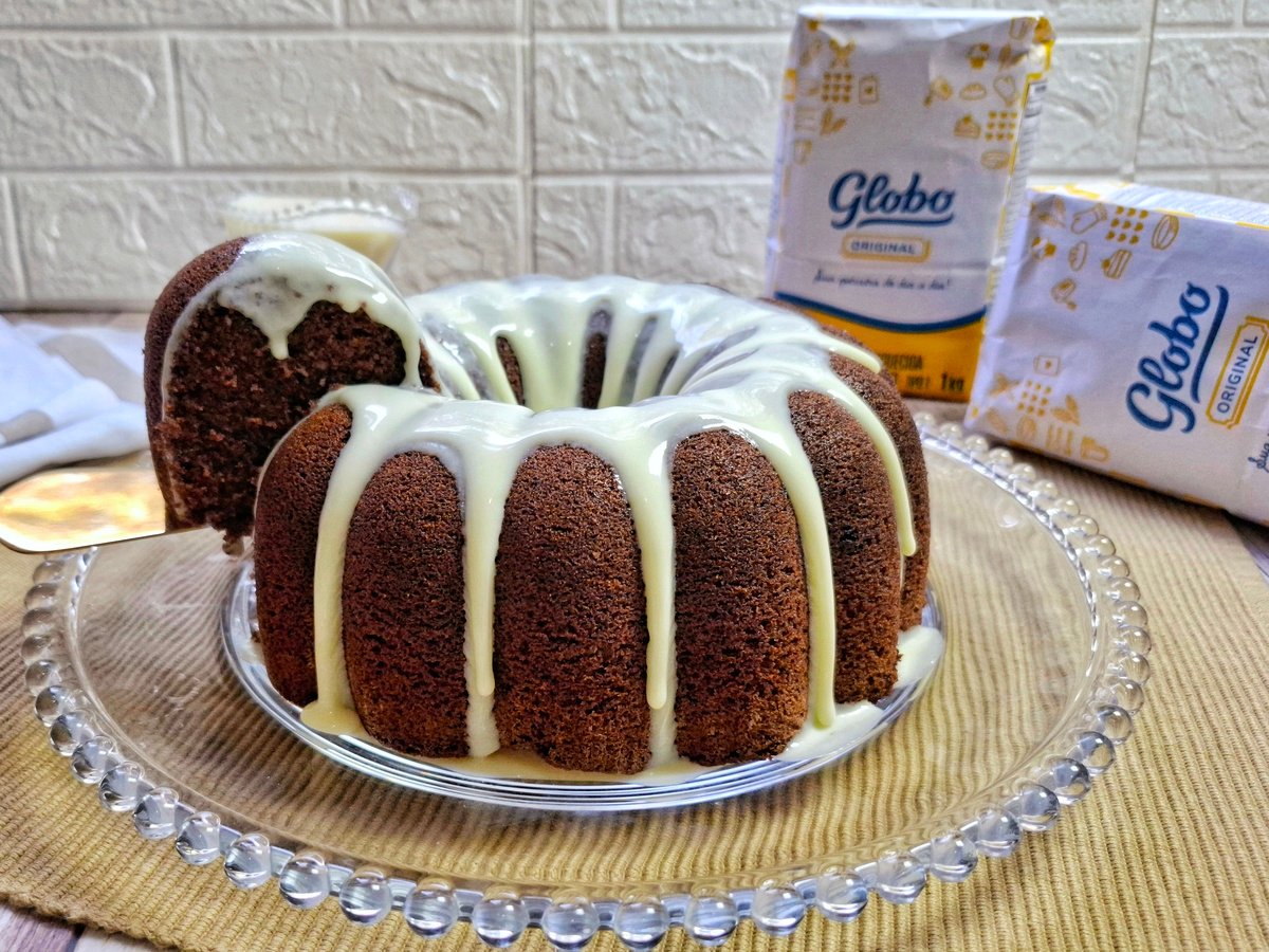 Bolo de chocolate com cobertura de Ninho