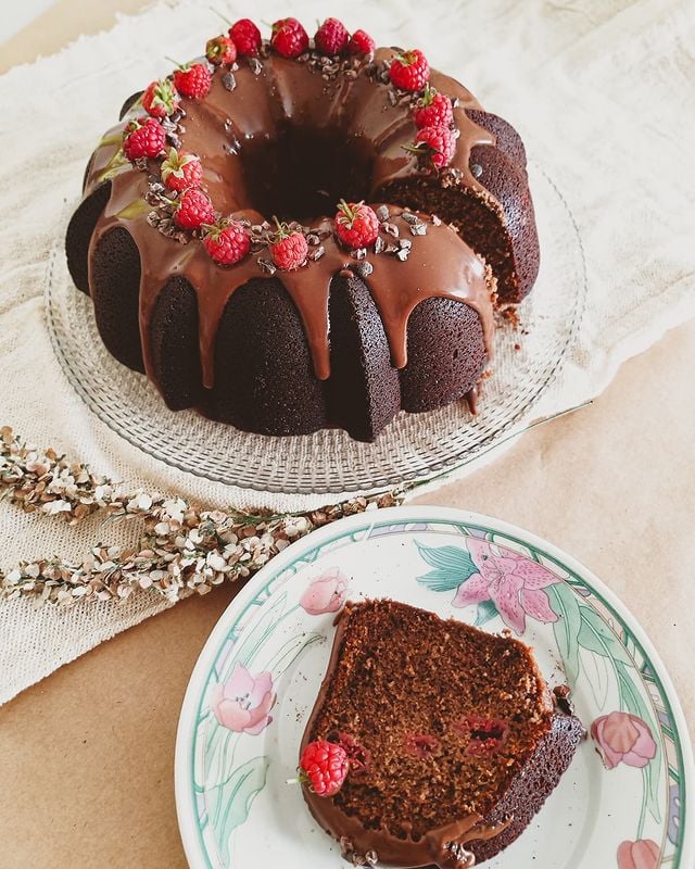 Bolo de chocolate com framboesa