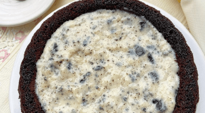 Bolo de chocolate com Oreo