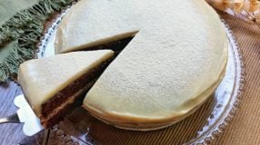 Bolo de chocolate com recheio de Ninho