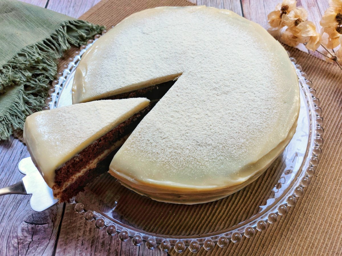 Bolo de chocolate com recheio de Ninho