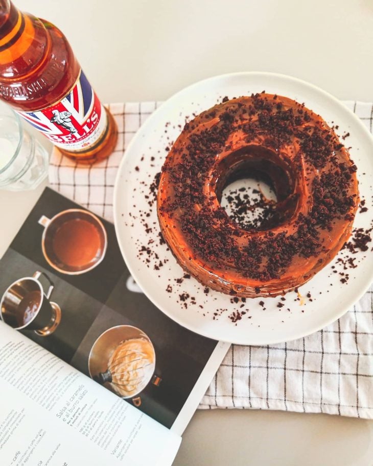 Bolo de chocolate com whisky e caramelo