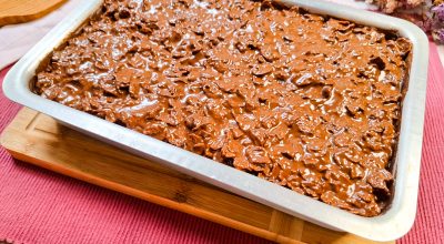 Bolo de chocolate crocante (crunch cake)