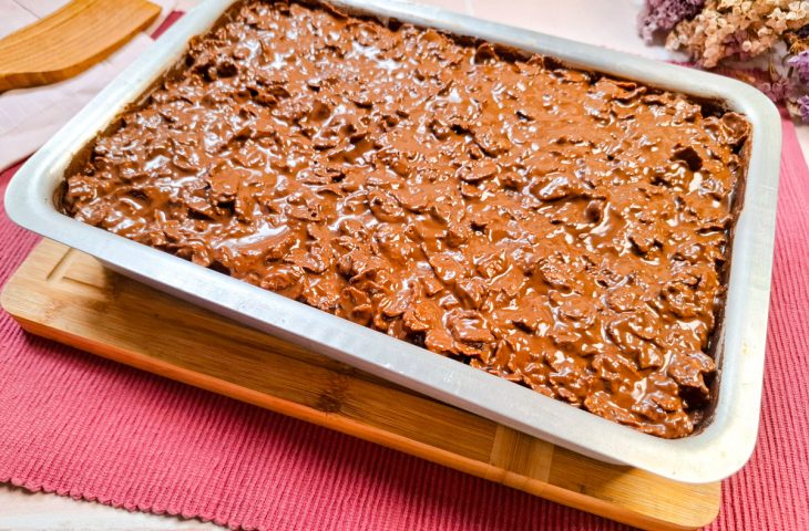 Bolo de chocolate crocante (crunch cake)