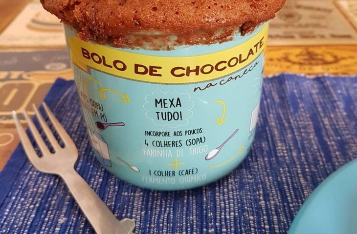 Bolo de chocolate de caneca