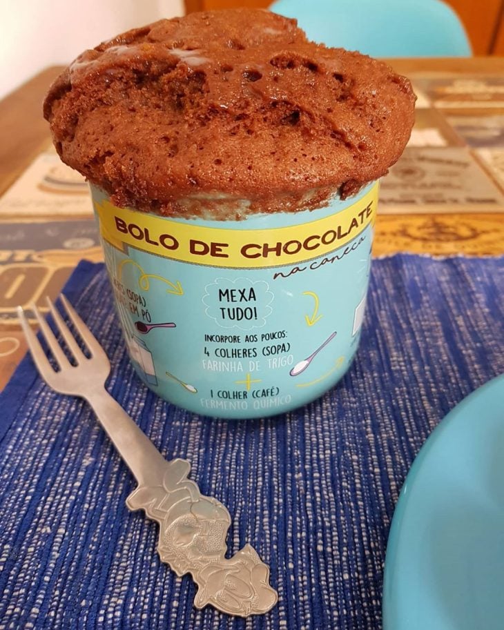 Bolo de chocolate de caneca