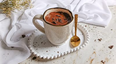 Bolo de chocolate de caneca com 3 ingredientes