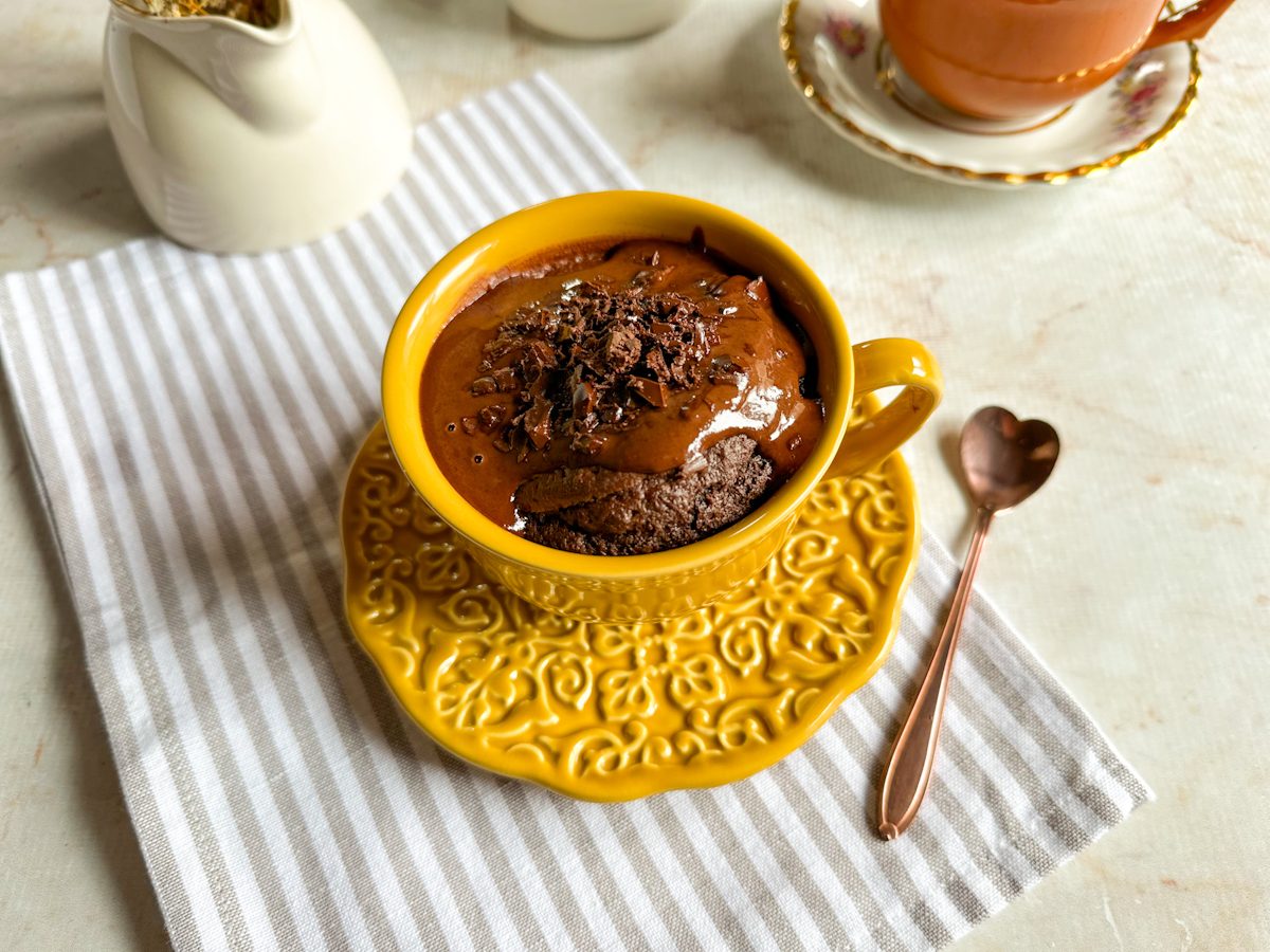 Bolo de chocolate de caneca simples