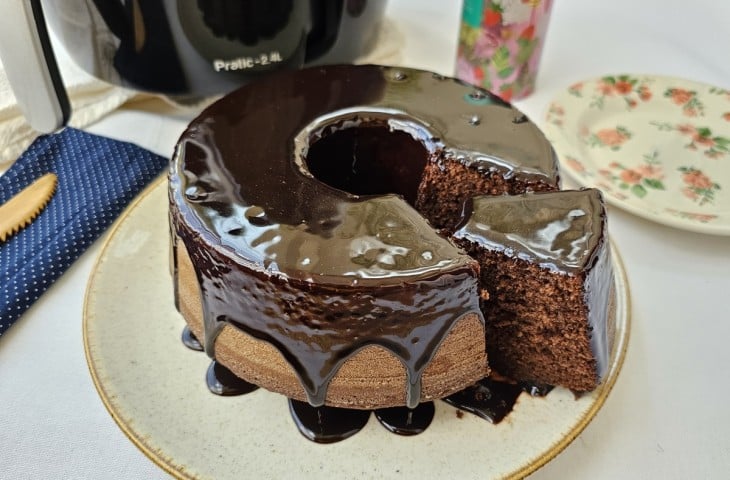 Bolo de chocolate na airfryer