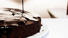 Bolo de chocolate na panela de arroz